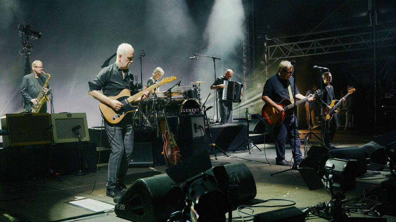 Element of Crime - Wenn es dunkel und kalt wird in Berlin