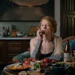 Special "Premiere": SMALLTOWN GIRL